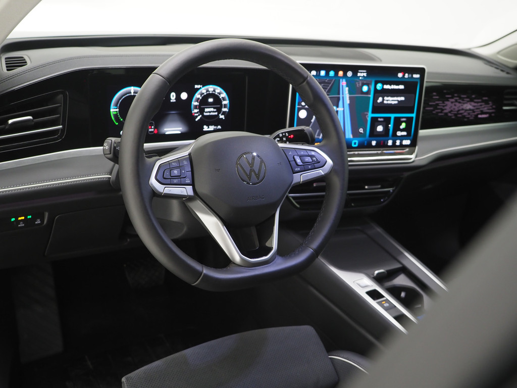 Volkswagen Passat Variant 1.5 eHybrid 204PK 17