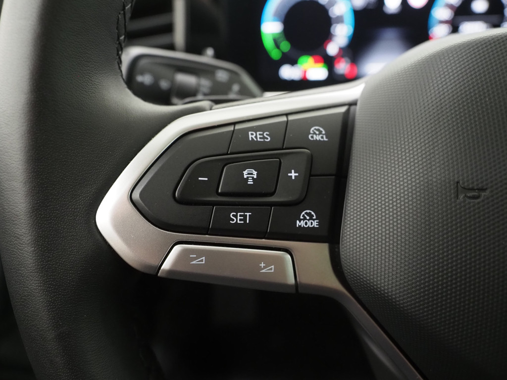 Volkswagen Passat Variant 1.5 eHybrid 204PK 23