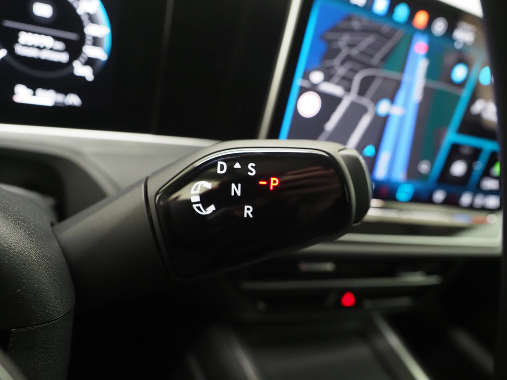 Volkswagen Passat Variant 1.5 eHybrid 204PK 25