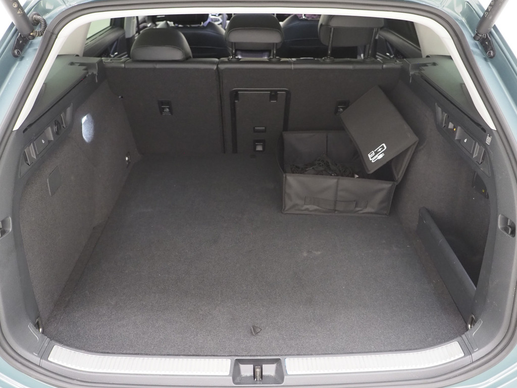 Volkswagen Passat Variant 1.5 eHybrid 204PK 44