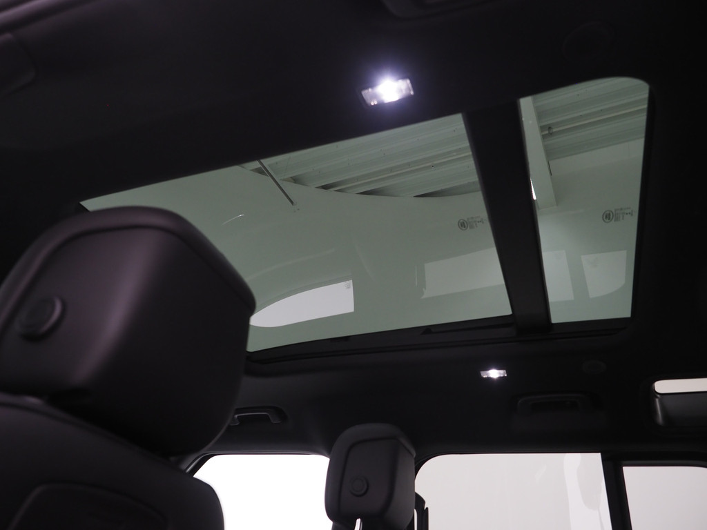 Land Rover Defender 110 2.0 P400e 110 77