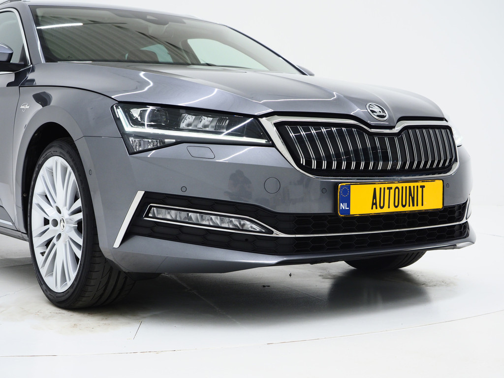 Škoda Superb Combi 1.4 TSI iV Laurin & Klement 11