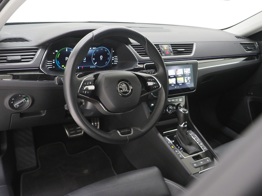 Škoda Superb Combi 1.4 TSI iV Laurin & Klement 17