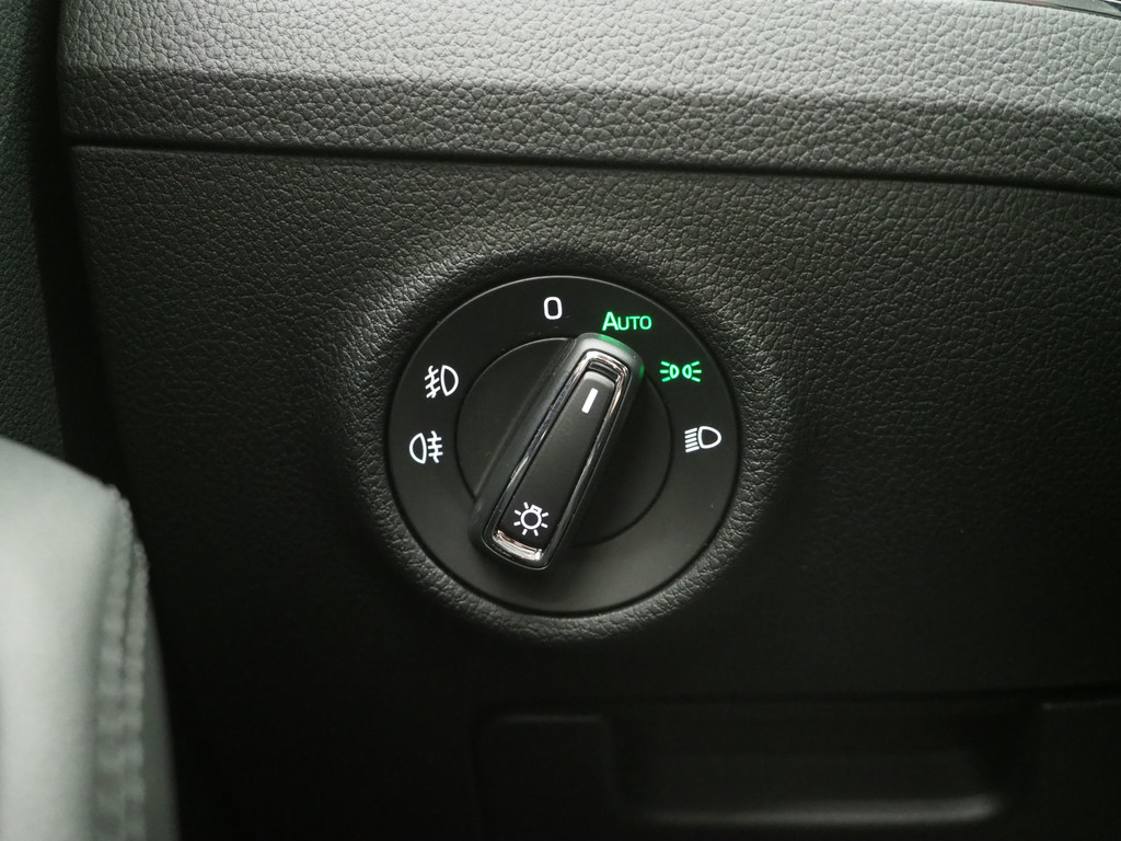 Škoda Superb Combi 1.4 TSI iV Laurin & Klement 21