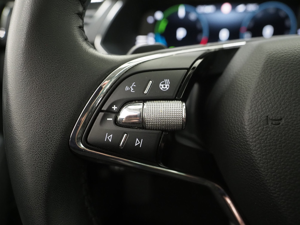 Škoda Superb Combi 1.4 TSI iV Laurin & Klement 24