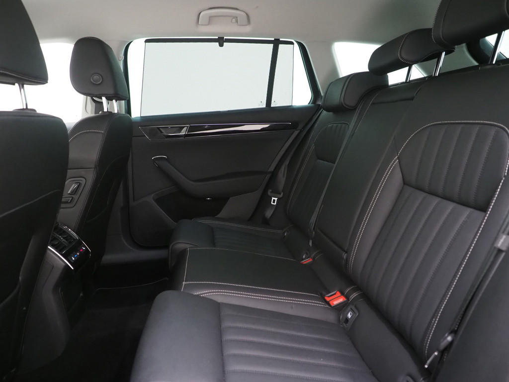 Škoda Superb Combi 1.4 TSI iV Laurin & Klement 41