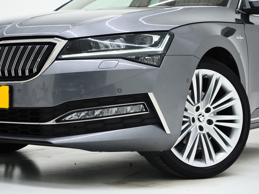 Škoda Superb Combi 1.4 TSI iV Laurin & Klement 51
