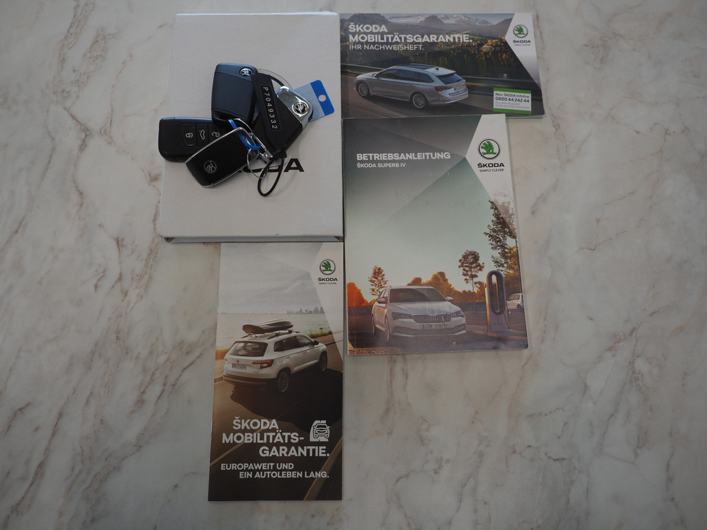 Škoda Superb Combi 1.4 TSI iV Laurin & Klement 53