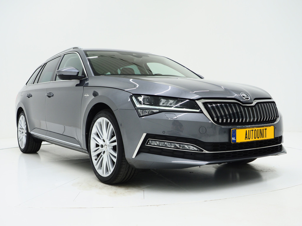 Škoda Superb Combi 1.4 TSI iV Laurin & Klement 56