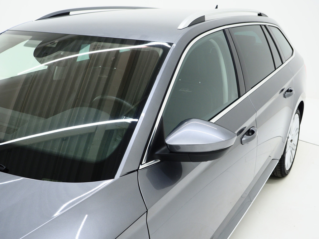 Škoda Superb Combi 1.4 TSI iV Laurin & Klement 58
