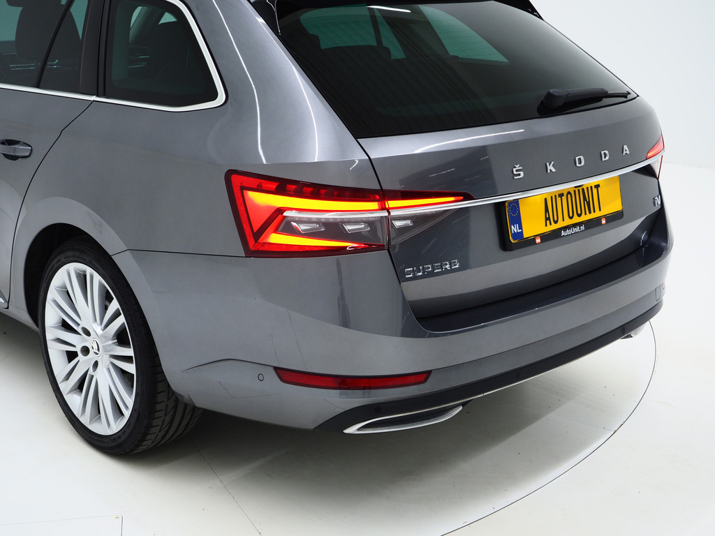 Škoda Superb Combi 1.4 TSI iV Laurin & Klement 59