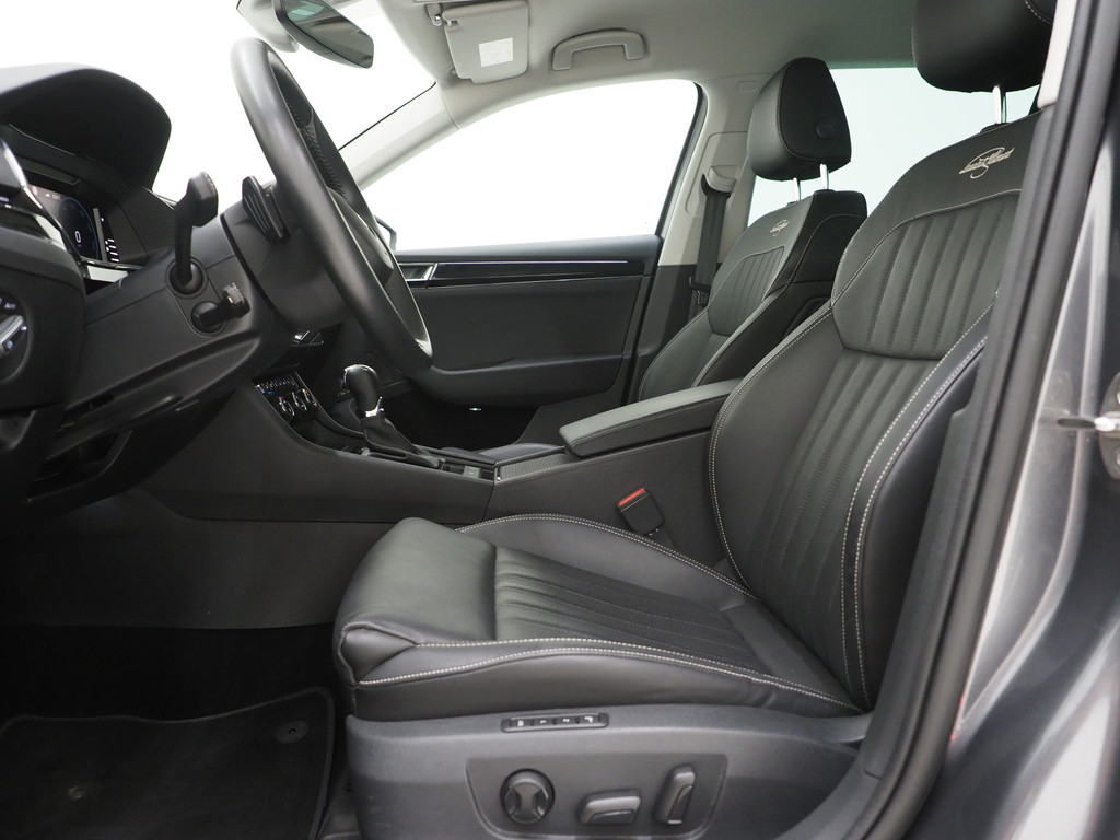 Škoda Superb Combi 1.4 TSI iV Laurin & Klement 62
