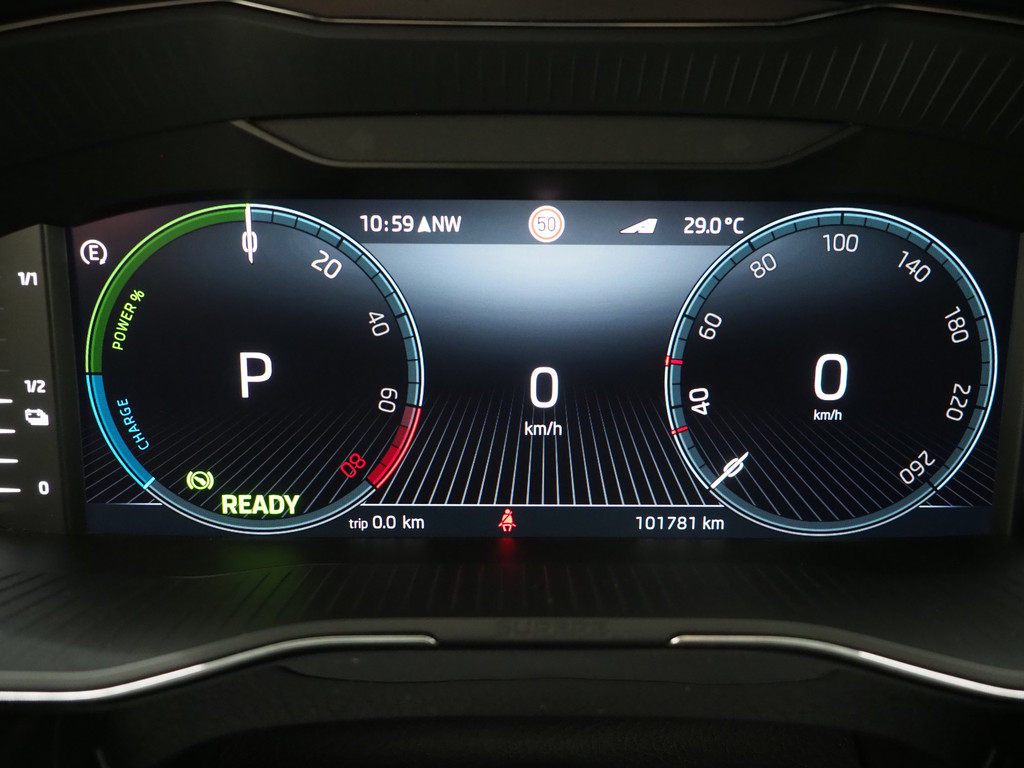 Škoda Superb Combi 1.4 TSI iV Laurin & Klement 73
