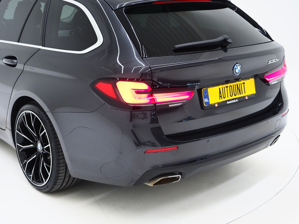 BMW 5 Serie Touring 530e 13
