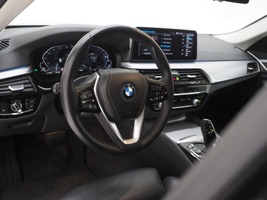 BMW 5 Serie Touring 530e 16