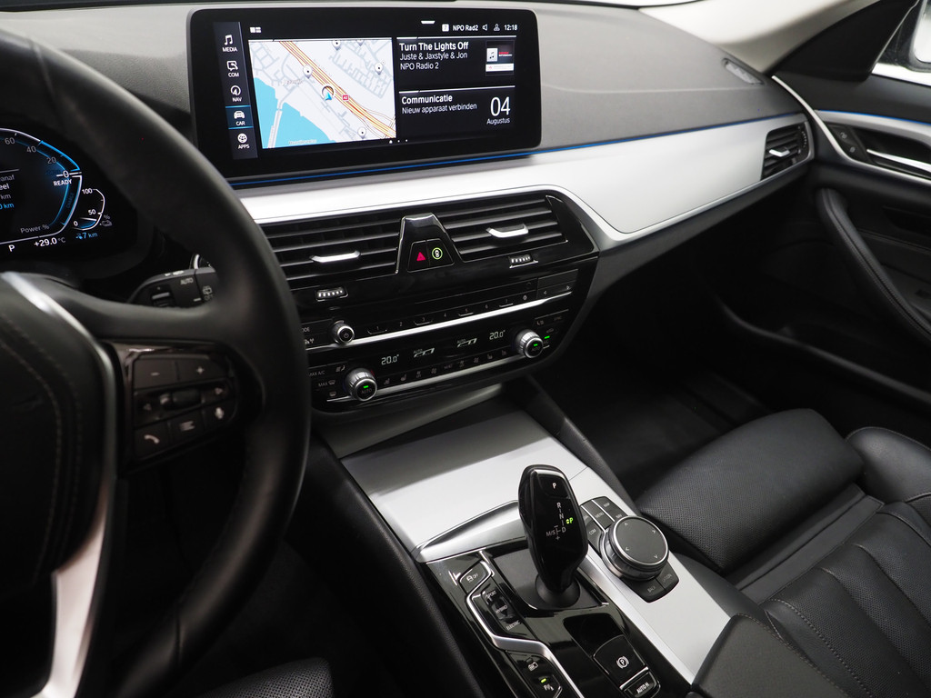 BMW 5 Serie Touring 530e 36