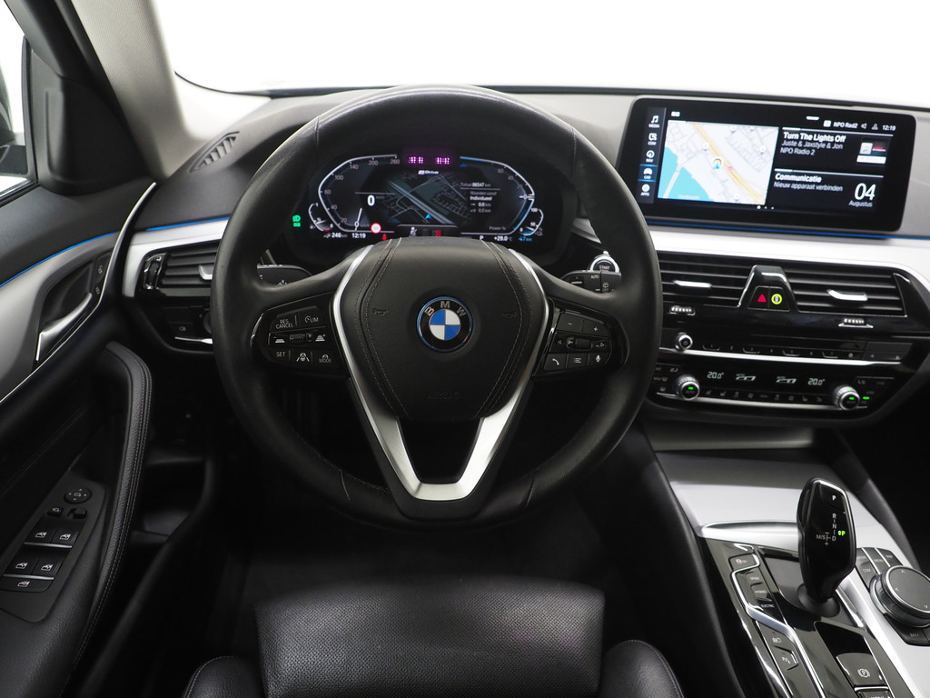 BMW 5 Serie Touring 530e 37