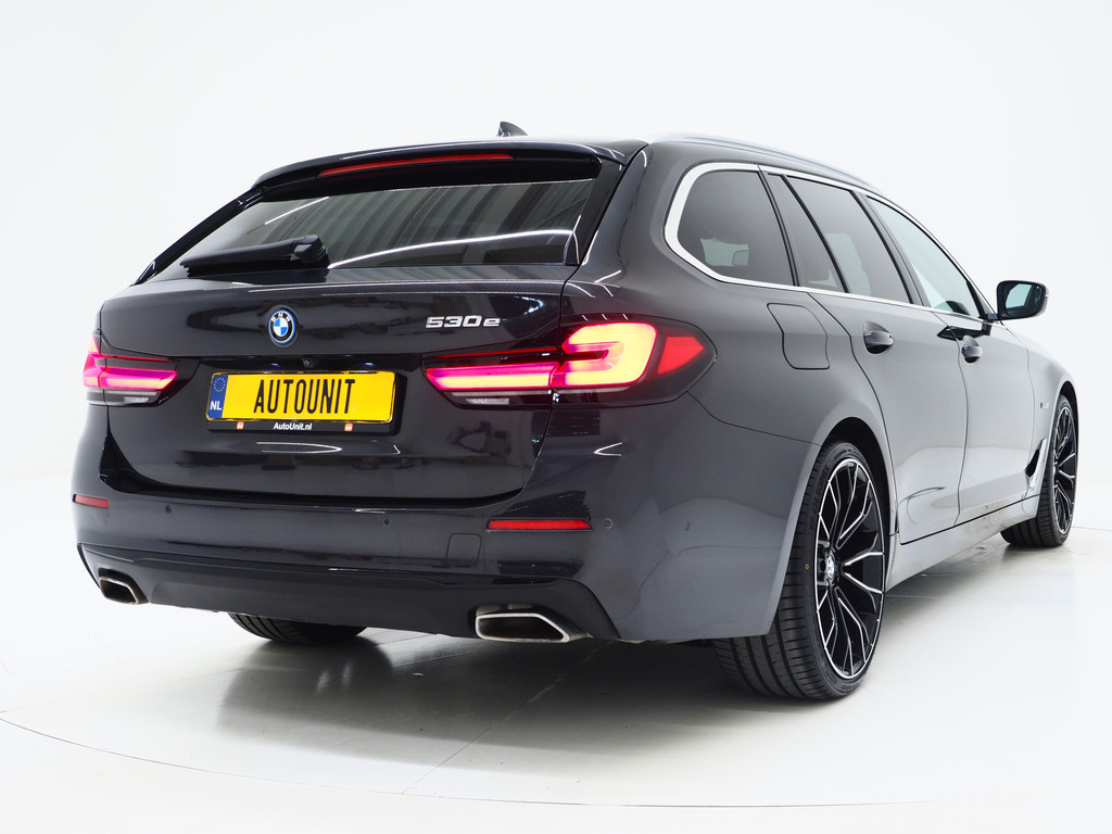 BMW 5 Serie Touring 530e 8