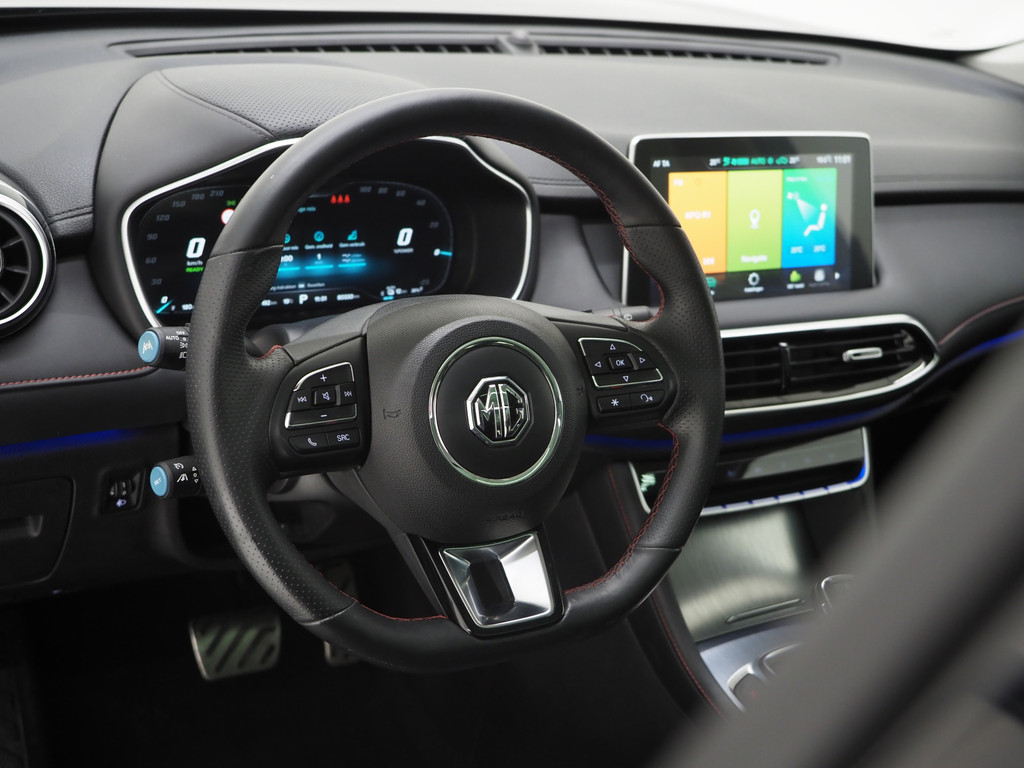 MG EHS 1.5 TGDI Luxury 55