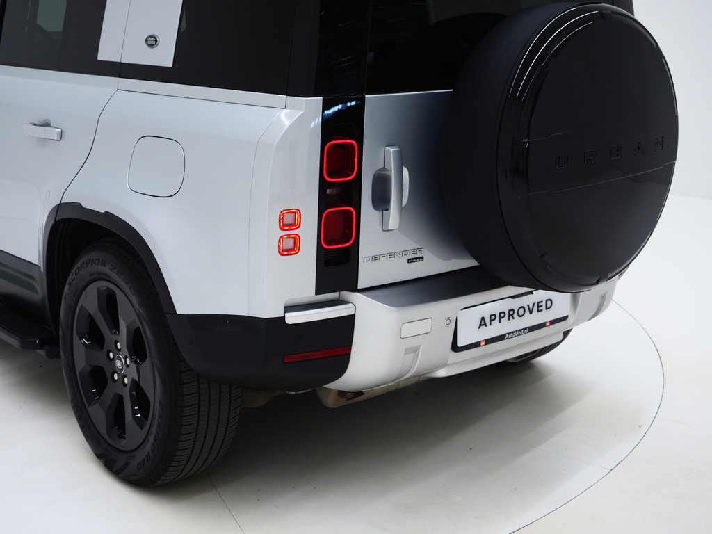 Land Rover Defender 110 2.0 P400e 110 12