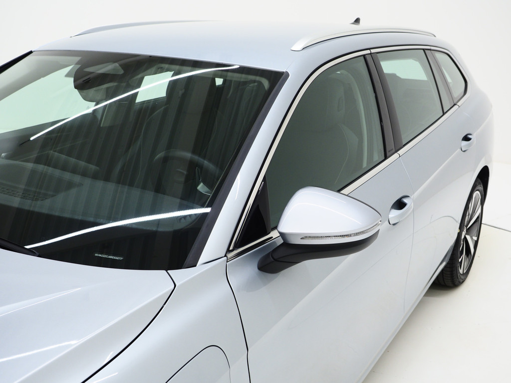 Volkswagen Passat Variant 1.5 eHybrid 204PK 12