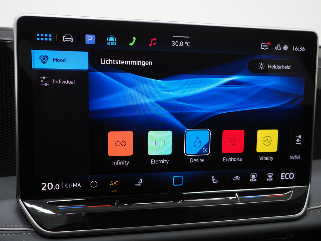Volkswagen Passat Variant 1.5 eHybrid 204PK 32