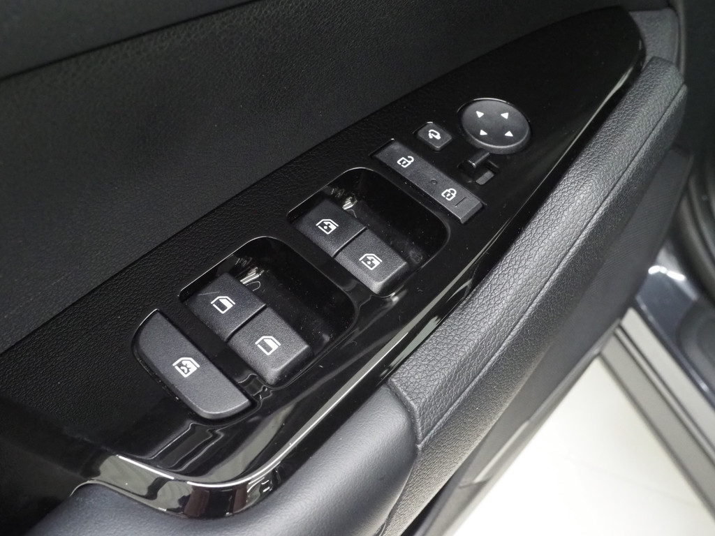 Kia Sportage 1.6 T-GDi Plug-in Hybrid AWD 16