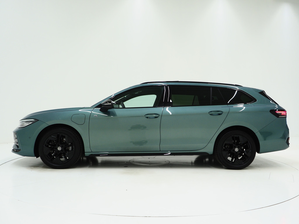 Volkswagen Passat Variant 1.5 eHybrid R-Line Edition 1