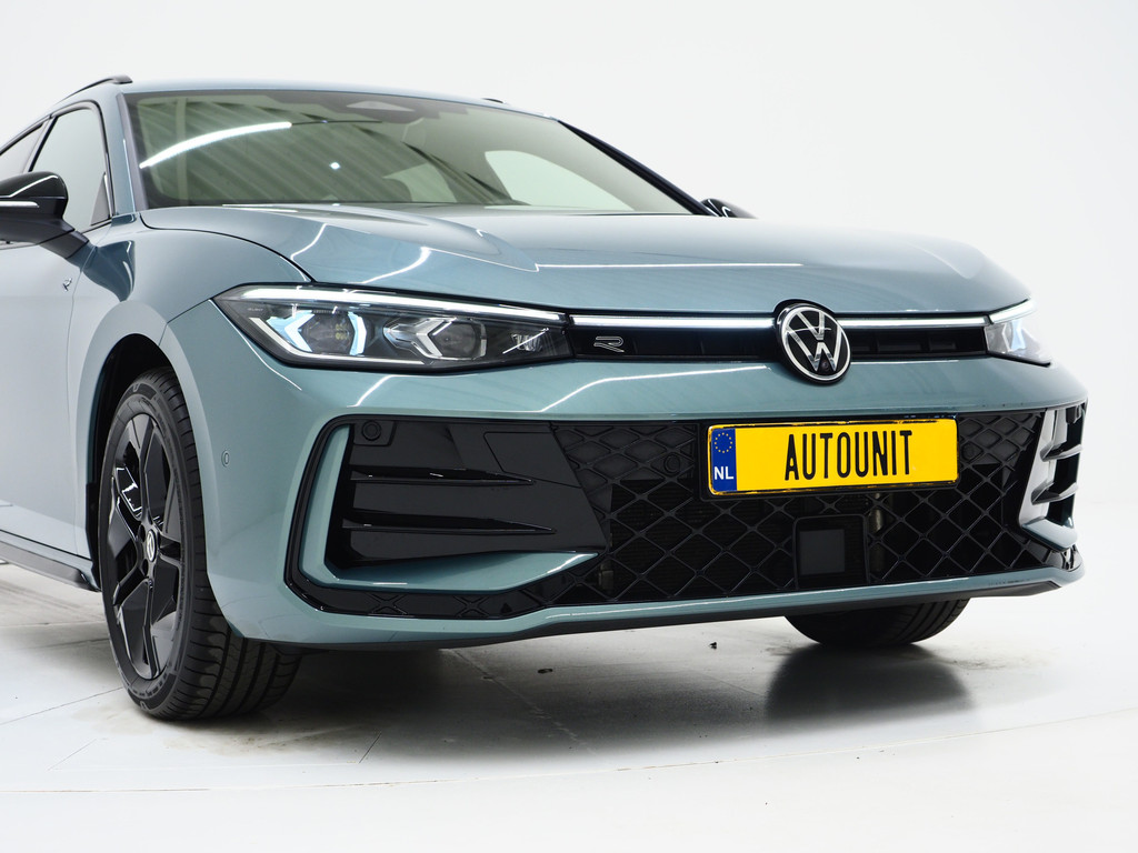 Volkswagen Passat Variant 1.5 eHybrid R-Line Edition 10