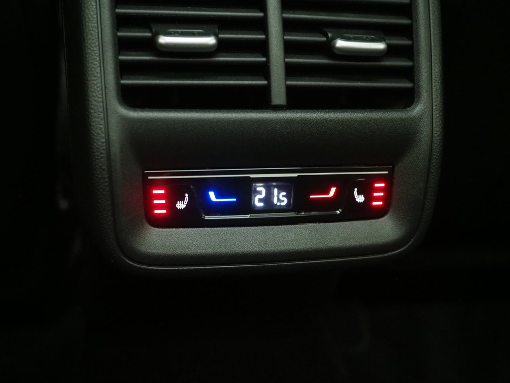 Volkswagen Passat Variant 1.5 eHybrid R-Line Edition 39