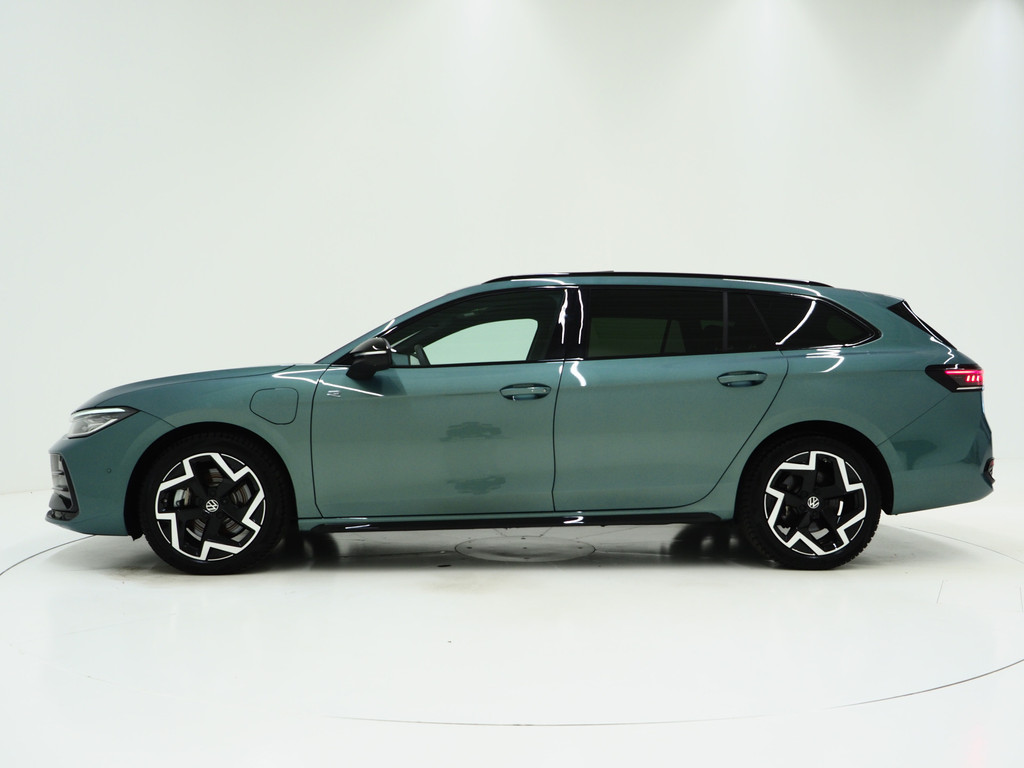 Volkswagen Passat Variant 1.5 eHybrid R-Line Edition 1