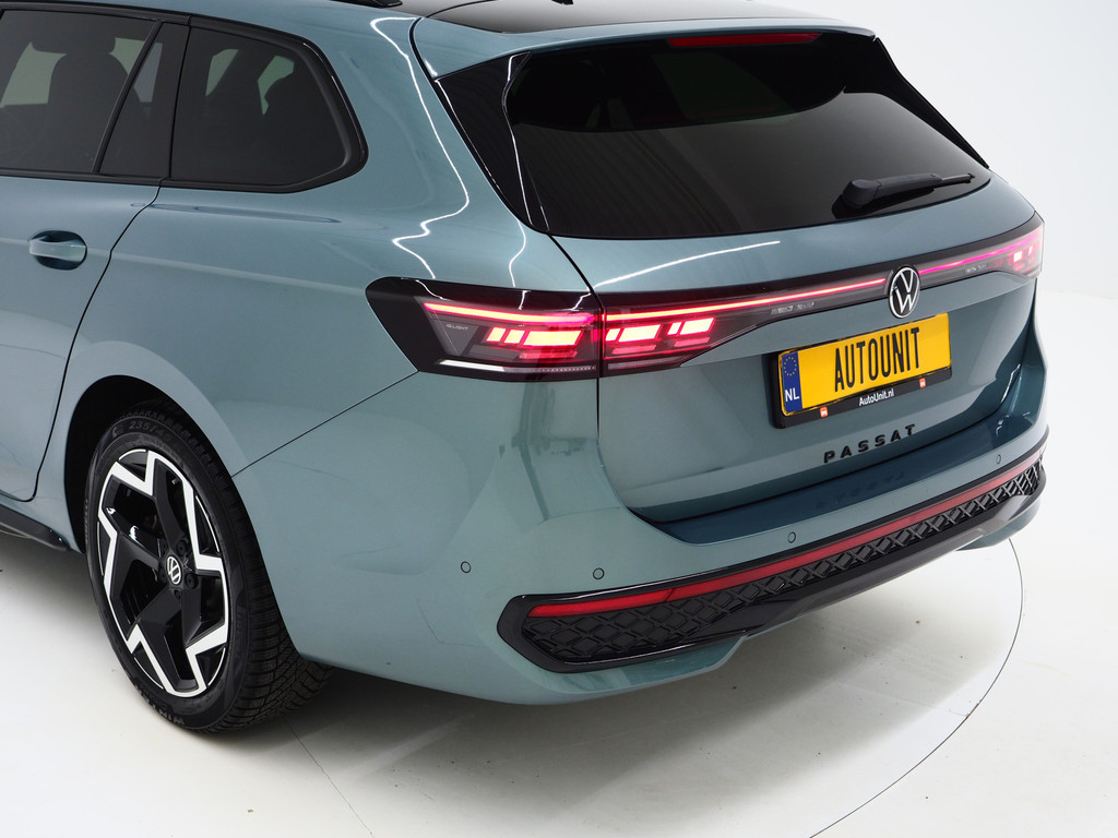 Volkswagen Passat Variant 1.5 eHybrid R-Line Edition 13