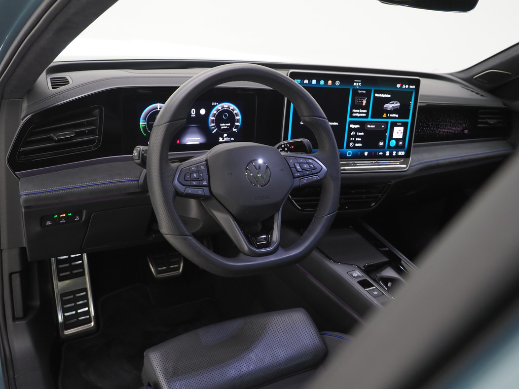 Volkswagen Passat Variant 1.5 eHybrid R-Line Edition 17