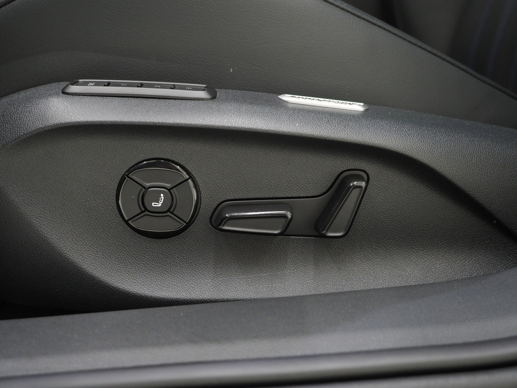 Volkswagen Passat Variant 1.5 eHybrid R-Line Edition 68
