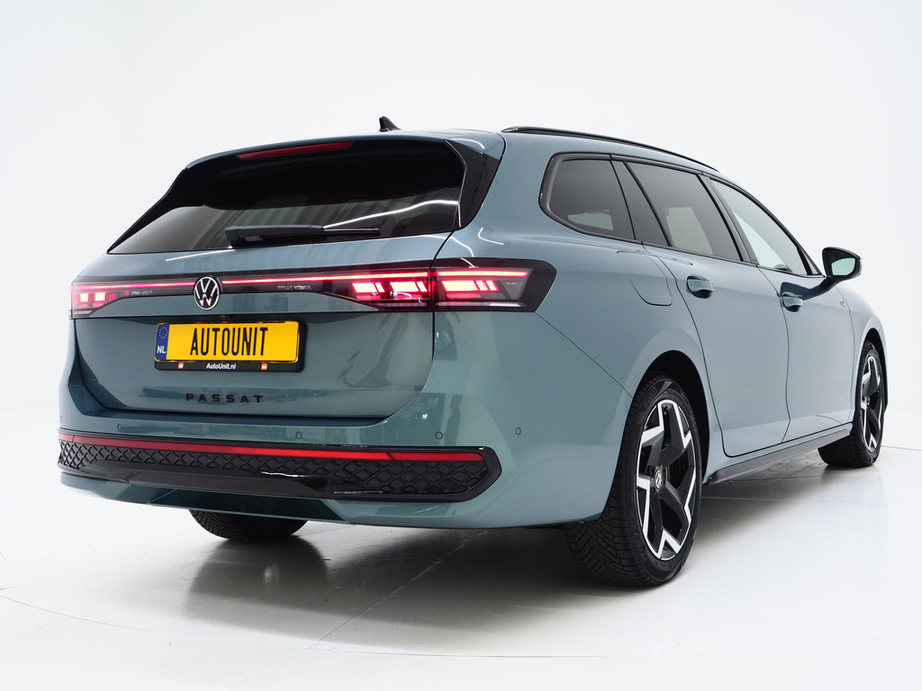 Volkswagen Passat Variant 1.5 eHybrid R-Line Edition 8