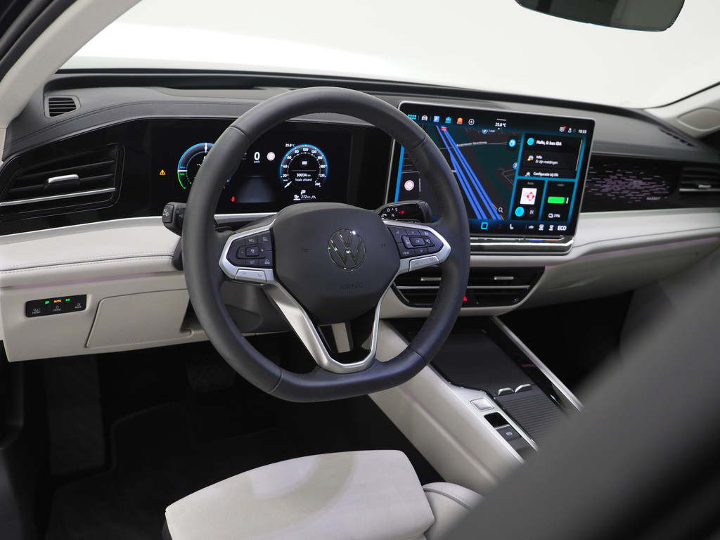 Volkswagen Passat Variant 1.5 eHybrid Elegance 204PK 17