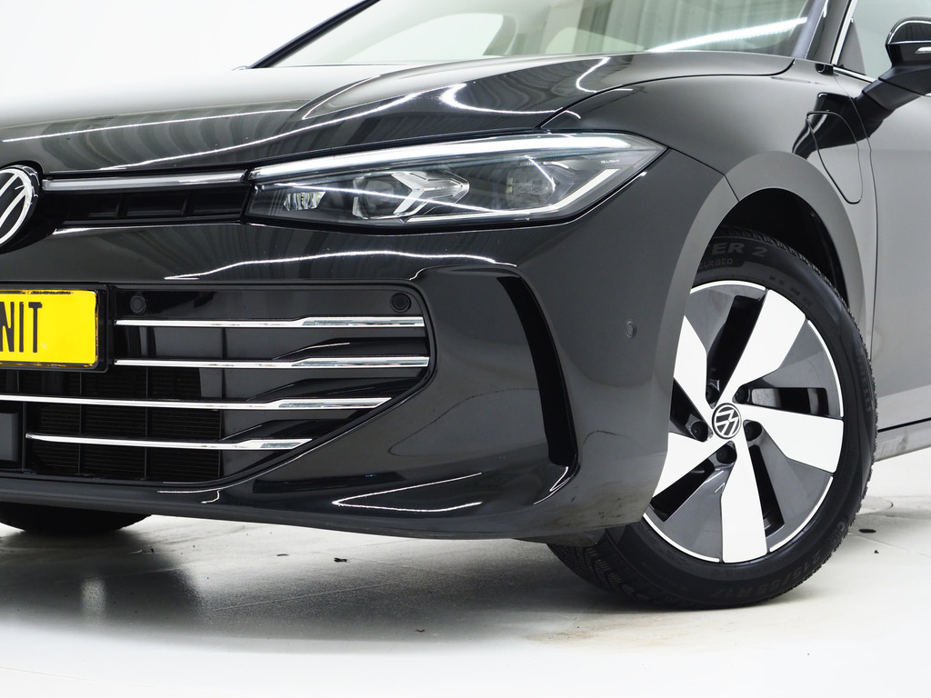 Volkswagen Passat Variant 1.5 eHybrid Elegance 204PK 54