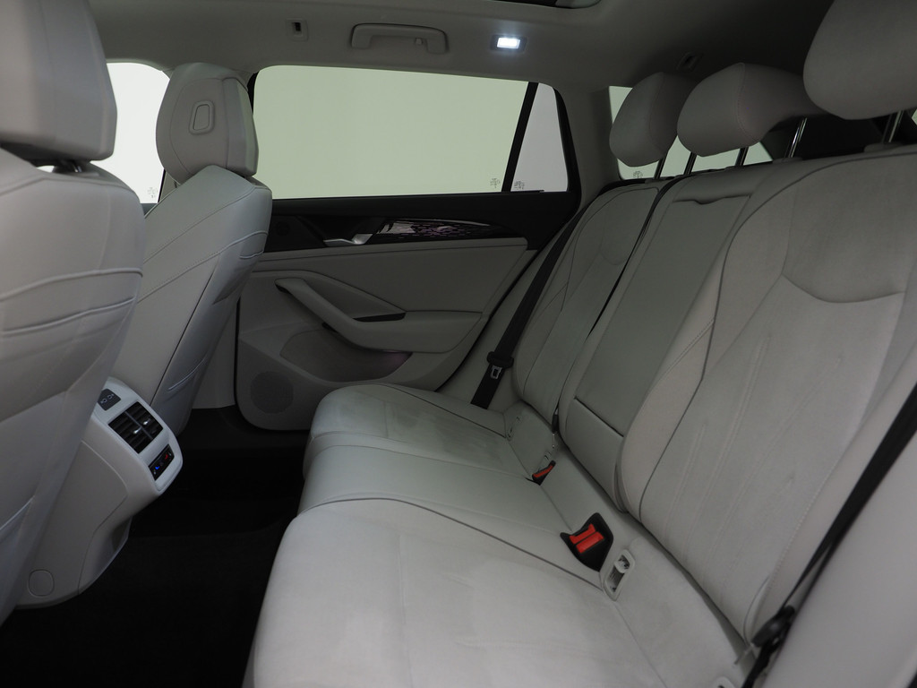 Volkswagen Passat Variant 1.5 eHybrid Elegance 204PK 92