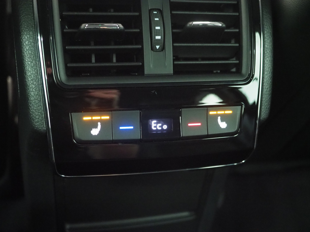 Škoda Superb Combi 1.4 TSI iV Sportline 37