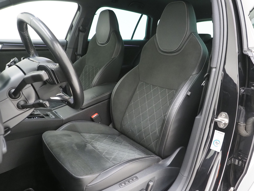 Škoda Superb Combi 1.4 TSI iV Sportline 46