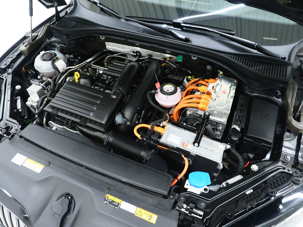 Škoda Superb Combi 1.4 TSI iV Sportline 49