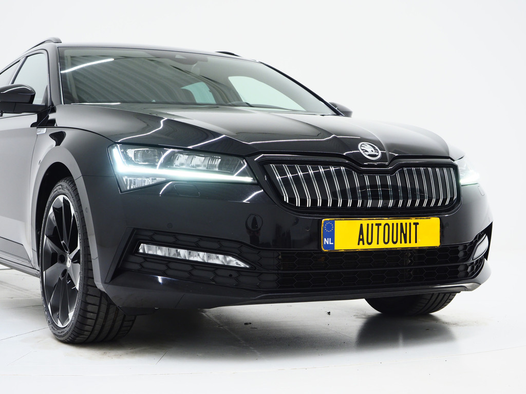 Škoda Superb Combi 1.4 TSI iV Sportline 54