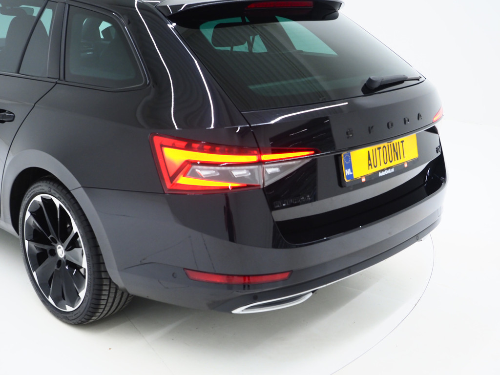 Škoda Superb Combi 1.4 TSI iV Sportline 56