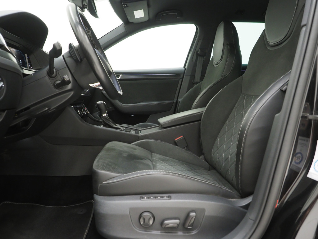 Škoda Superb Combi 1.4 TSI iV Sportline 59