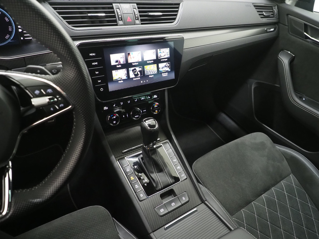 Škoda Superb Combi 1.4 TSI iV Sportline 79