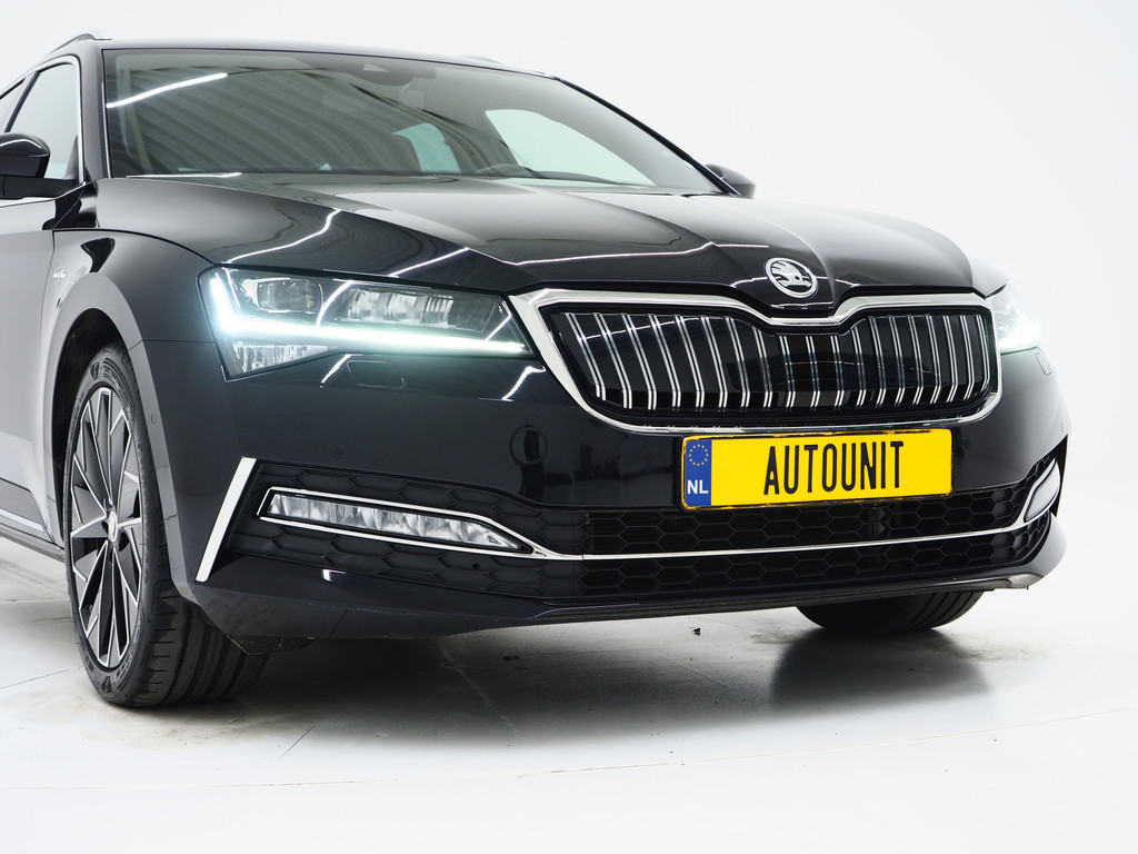Škoda Superb Combi 1.4 TSI iV Laurin & Klement 11