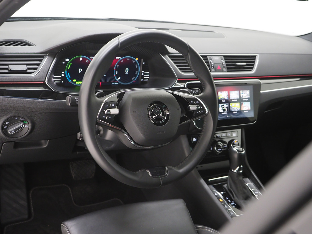 Škoda Superb Combi 1.4 TSI iV Laurin & Klement 17