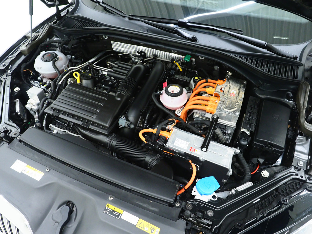 Škoda Superb Combi 1.4 TSI iV Laurin & Klement 6