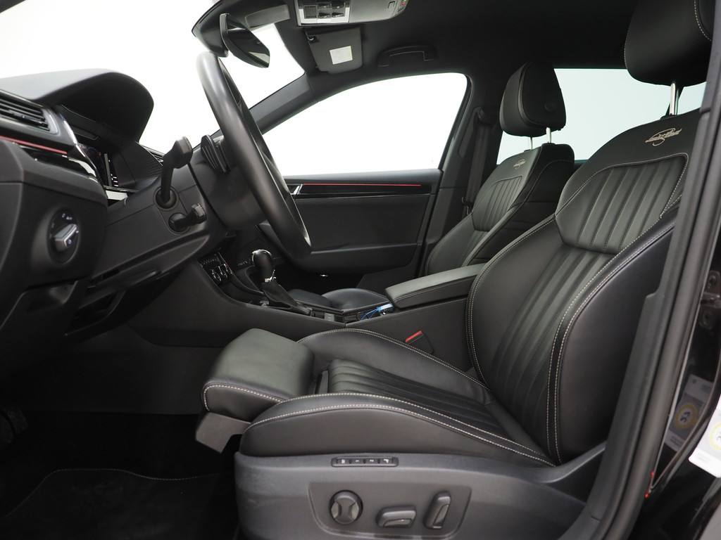 Škoda Superb Combi 1.4 TSI iV Laurin & Klement 61