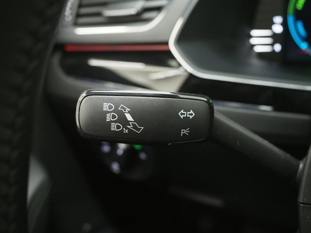 Škoda Superb Combi 1.4 TSI iV Laurin & Klement 68